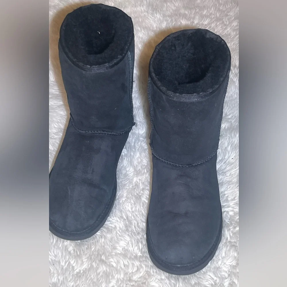 Ugg Women's Black Suede Boots size 7